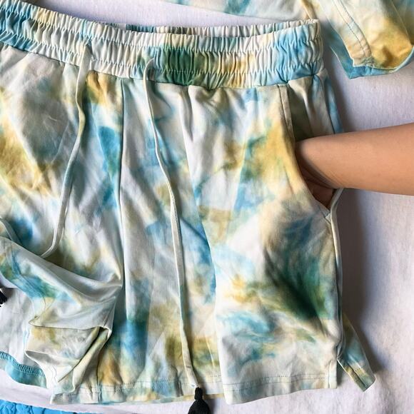 Lildy Women’s Set of Short Sleeve T-shirt & shorts, size S-M, Tie Dye White Blue - Picture 11 of 13